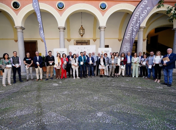 Foto de familia (JAVIER ALGARRA / AYUNTAMIENTO) 