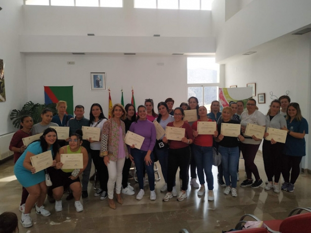 Entrega de diplomas en Colomera (CONSORCIO VEGA SIERRA ELVIRA) Entrega de diplomas en Colomera (CONSORCIO VEGA SIERRA ELVIRA)