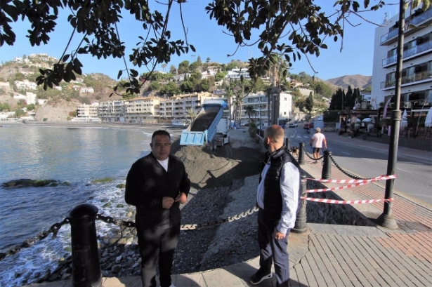 Ruiz Joya y Barbero, en la playa de Cotobro (AYUNTAMIENTO)