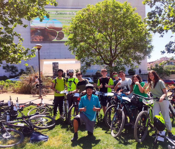 El Centro Cultural Cajagranada Acoge El Final De La Ciclo Ruta (CAJAGRANADA FUNDACIÓN)