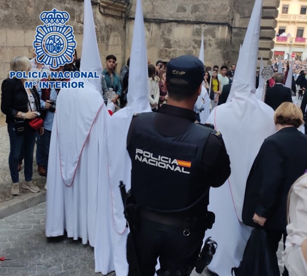 Policía Nacional durante la Semana Santa (POLICÍA NACIONAL) Policía Nacional durante la Semana Santa (POLICÍA NACIONAL)