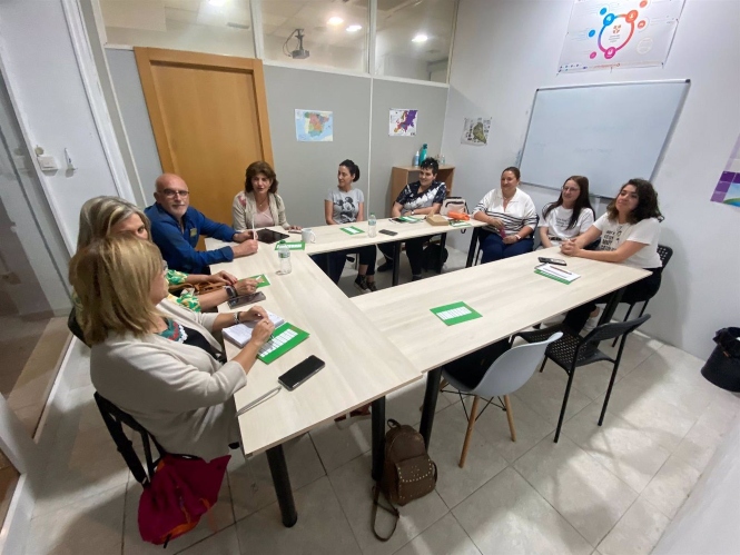 Reunión de Podemos-Alianza Verde con representantes de las trabajadoras del servicio de ayuda a domicilio (PODEMOS-ALIANZA VERDE) 