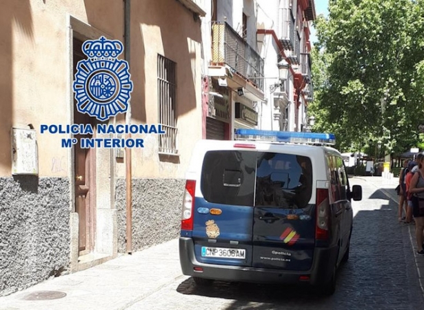 Furgón de la Policía Nacional (POLICÍA NACIONAL) Furgón de la Policía Nacional (POLICÍA NACIONAL)