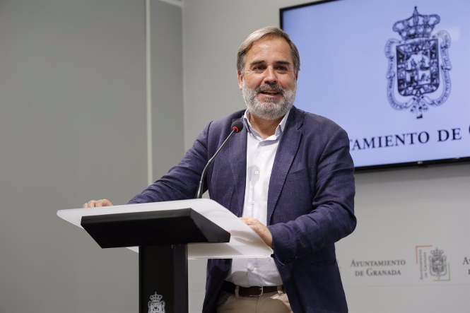 El portavoz del equipo de gobierno y concejal de Medio Ambiente, Mantenimiento y Educación, Jacobo Calvo, en imagen de archivo (AYUNTAMIENTO DE GRANADA)