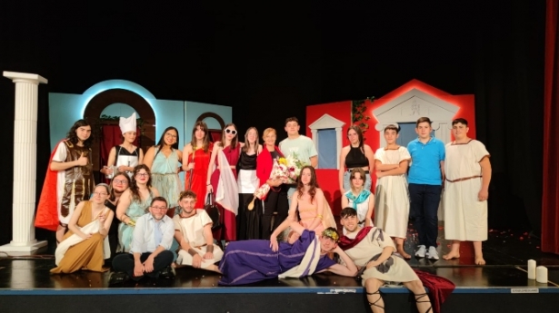 Grupo de teatro Ars Aurea del IES Américo Castro de Huétor Tájar (AYTO. HUÉTOR TÁJAR) 