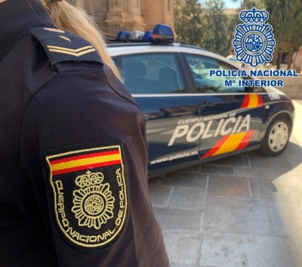 Agente de la Policía Nacional (POLICÍA NACIONAL) Agente de la Policía Nacional (POLICÍA NACIONAL)