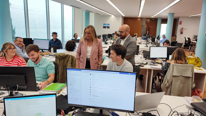 Carazo durante una visita realizada a una empresa esta semana (PP)