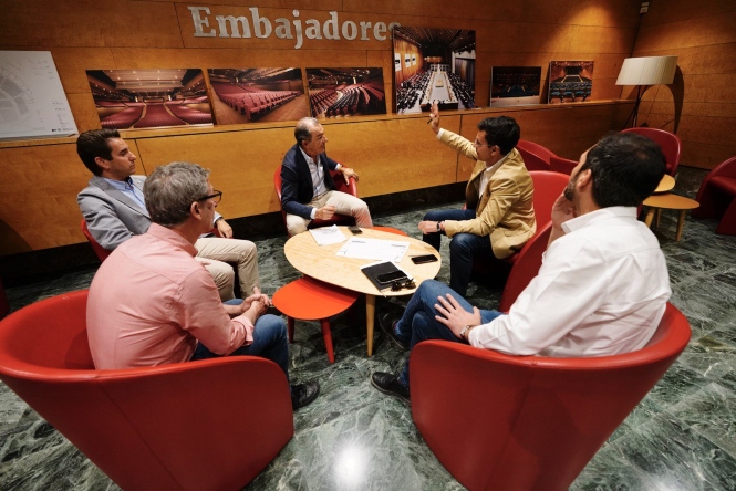 Imagen de la reunión (AYTO. GRANADA)	