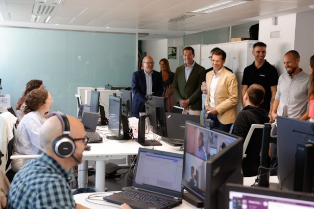 Visita a Notavec (JAVIER ALGARRA/ AYUNTAMIENTO)