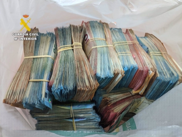 Dinero intervenido en prevención del blanqueo (GUARDIA CIVIL) Dinero intervenido en prevención del blanqueo (GUARDIA CIVIL)