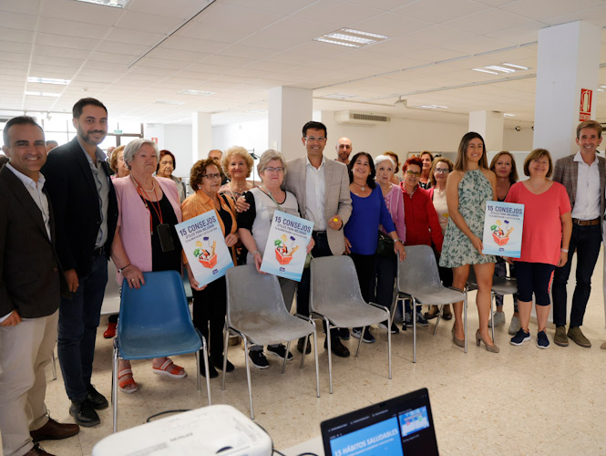 Presentación de los talleres saludable (JAVIER ALGARRA/AYUNTAMIENTO)