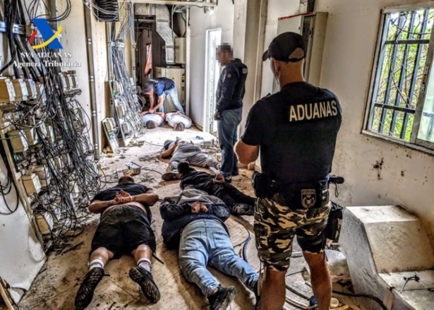 Detenidos en una operación contra el tráfico de marihuana en Gójar (VIGILANCIA ADUANERA)