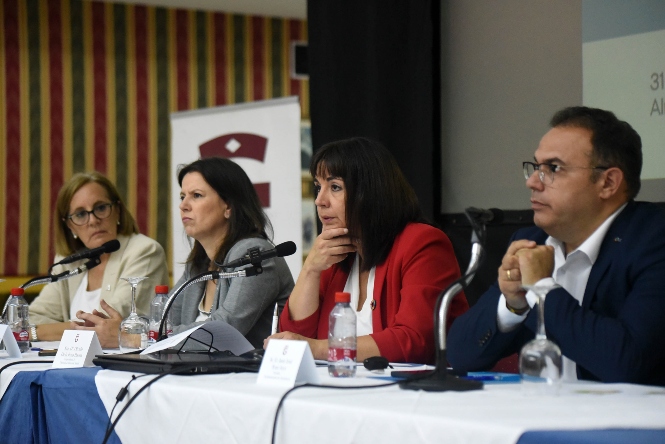 Escuela de bienestar social (R. MARTÍNEZ / DIPGRA)