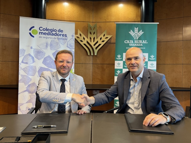 Firma del convenio (CAJA RURAL) Firma del convenio (CAJA RURAL)