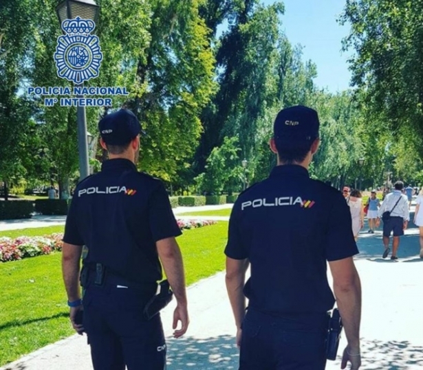 Agentes de la Policía Nacional (POLICÍA NACIONAL) Agentes de la Policía Nacional (POLICÍA NACIONAL)