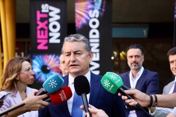 Antonio Sanz atiende a los medios en Málaga (ALEX ZEA/EUROPA PRESS)