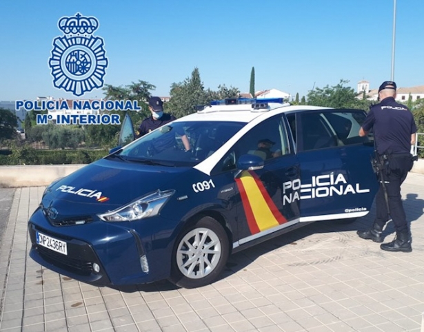 Vehículo de la Policía Nacional Vehículo de la Policía Nacional