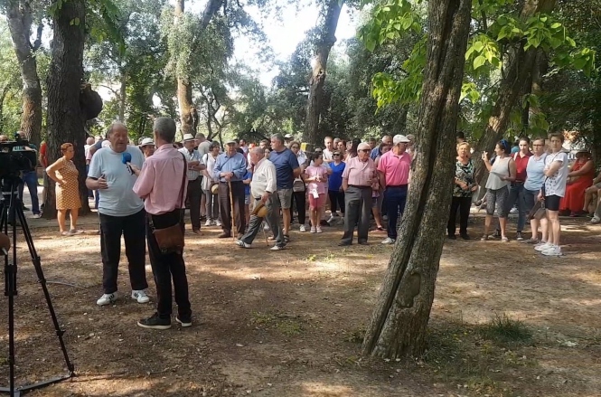 Concentración para pedir ayuda a la CHG para los regantes de Deifontes (COMUNIDAD DE REGANTES DEL NACIMIENTO)