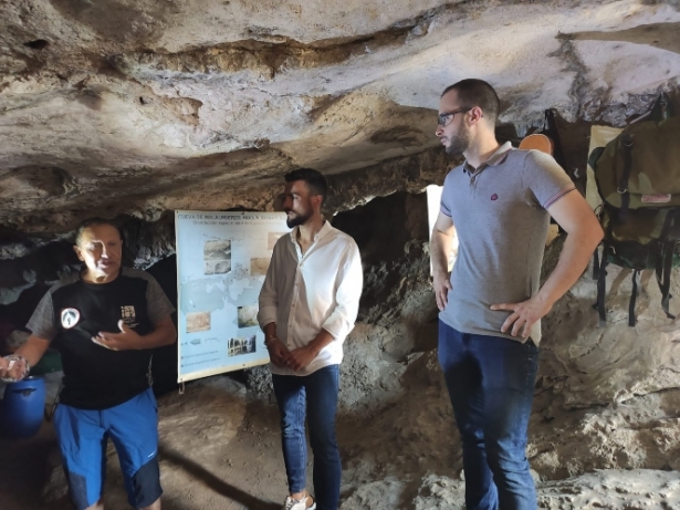 Visita a la cueva de Malalmuerzo (JUNTA) Visita a la cueva de Malalmuerzo (JUNTA)