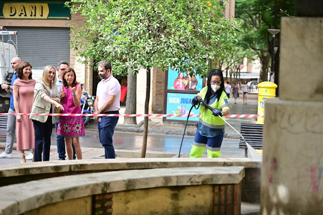 Visita a una brigada de limpieza (AYUNTAMIENTO DE GRANADA)