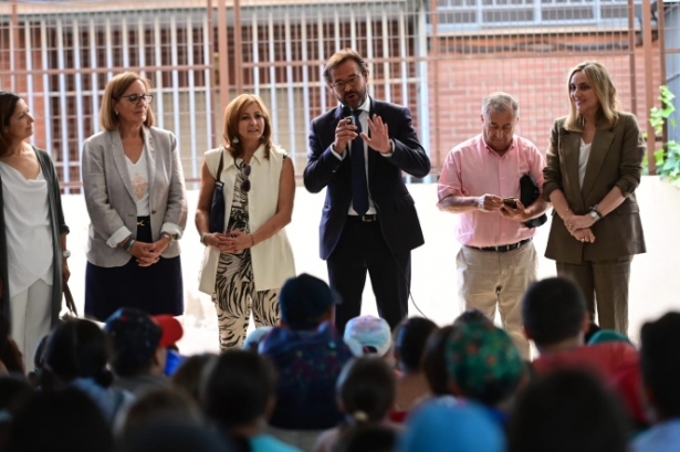 Imagen de la visita a la escuela de verano (JUNTA)