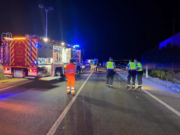 Efectivos de Bomberos y Guardia Civil. Imagen de archivo. (EMERGENCIAS 112 COMUNIDAD DE MADRID) Efectivos de Bomberos y Guardia Civil. Imagen de archivo. (EMERGENCIAS 112 COMUNIDAD DE MADRID)