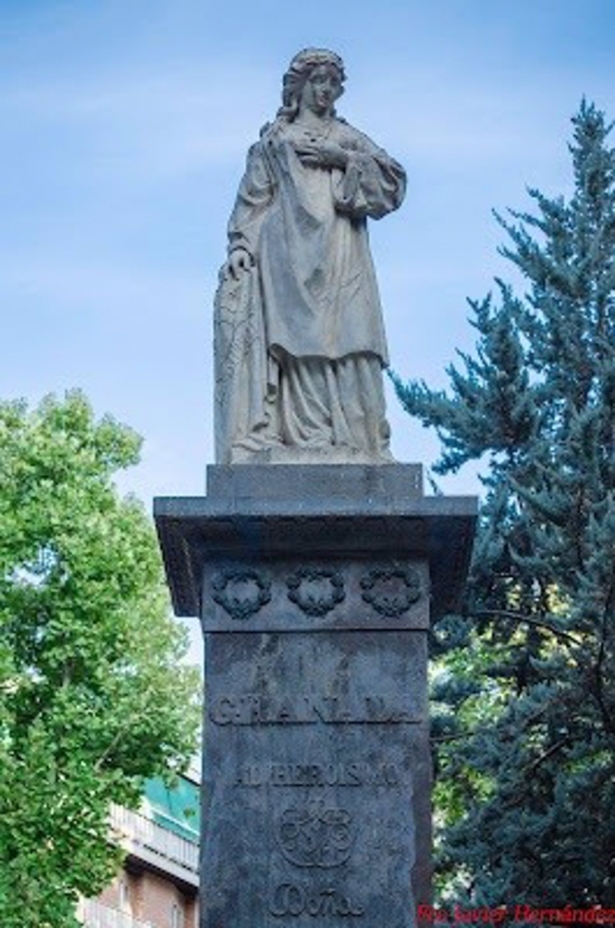 Monumento a Mariana Pineda, en Granada (LUGARES DE GRANADA)