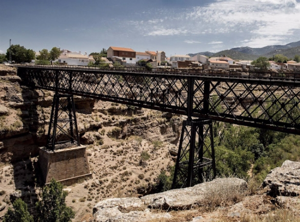 Puente de hierro de Baúl, en imagen de archivo (ALBERTO DI LOLLI/AMIGOS FERROCARRIL BAZA) Puente de hierro de Baúl, en imagen de archivo (ALBERTO DI LOLLI/AMIGOS FERROCARRIL BAZA)