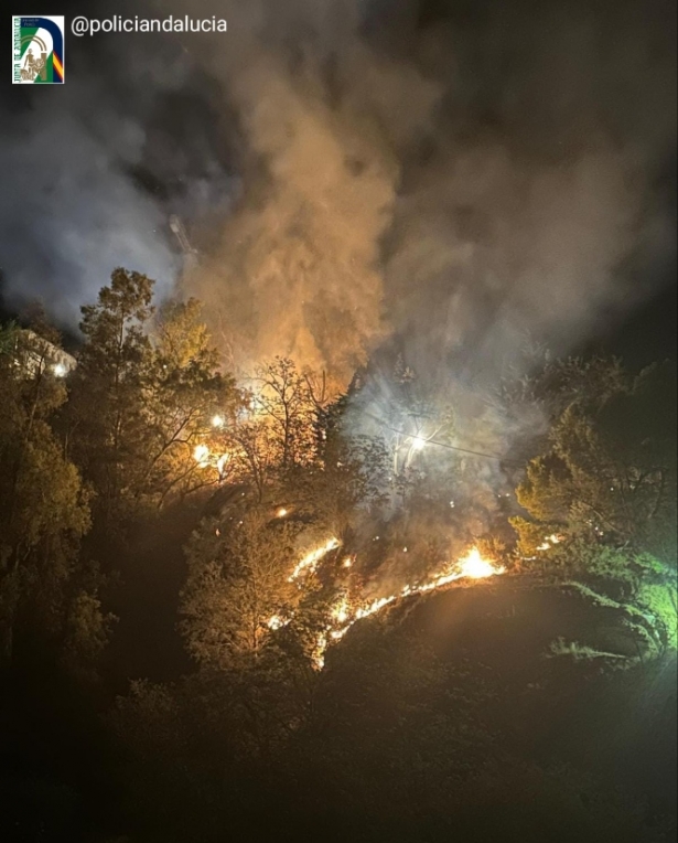 Incendio en el Sacromonte (POLICÍA ANDALUCÍA) 