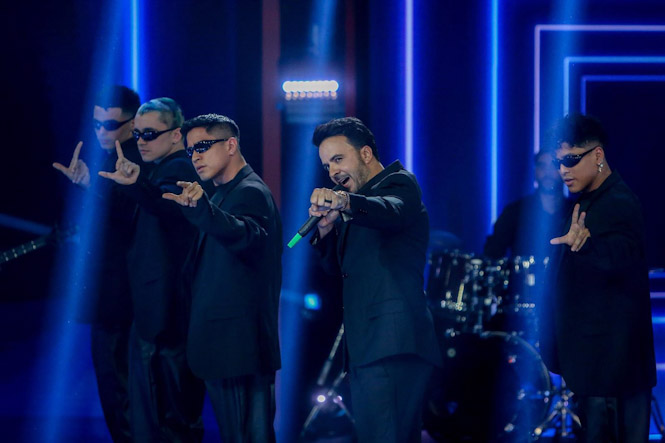 El cantante Luis Fonsi en el especial solidario ‘Unidos por la paz: Ucrania en el corazón’, en imagen de archivo (RICARDO RUBIO - EUROPA PRESS)