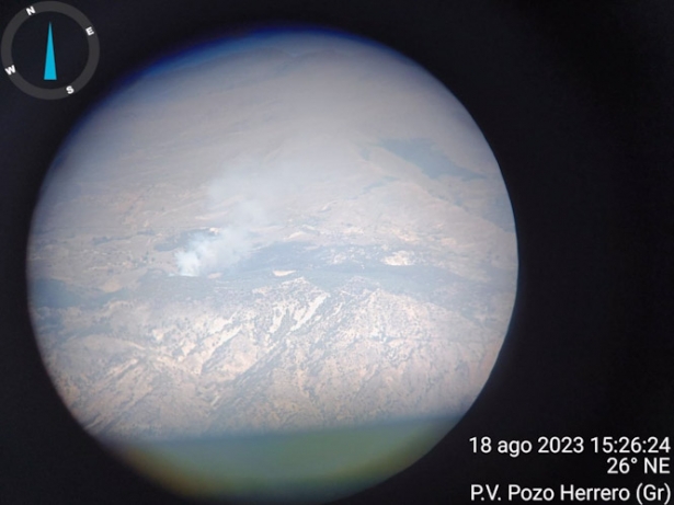 Incendio de Dúrcal desde el punto de vigilancia de Pozo Herrero (PERFIL DEL INFOCA EN LA RED SOCIAL X)