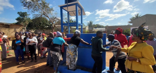 Fuente inaugurada en Mozambique (MADRE CORAJE) Fuente inaugurada en Mozambique (MADRE CORAJE)