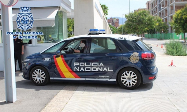 Vehiculo policial (POLICÍA NACIONAL) Vehiculo policial (POLICÍA NACIONAL)