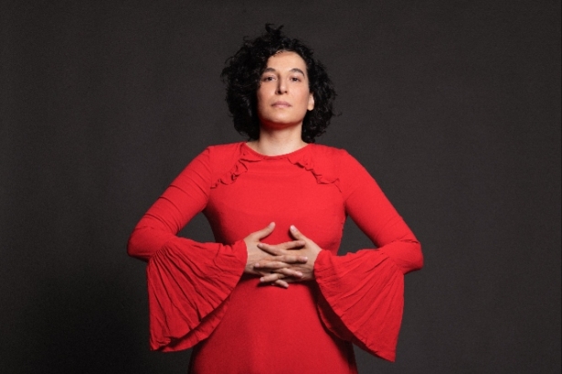 Olalla Castro (LUCÍA MARTÍNEZ) 