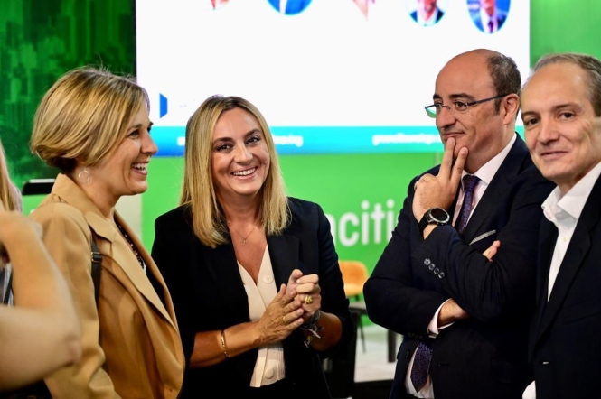 La alcaldesa de Granada ha participado en el foro ‘Greencities-Inteligencia y Sostenibilidad Urbana’  (AYTO. GRANADA)