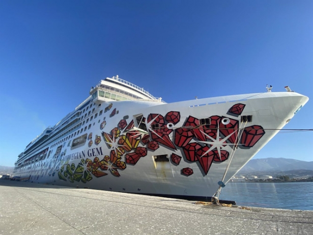 El crucero Norwegian Gem (PUERTO DE MOTRIL)