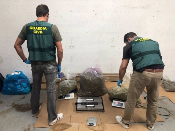 Descubren en Armilla un centro de almacenaje y distribución internacional de marihuana (GUARDIA CIVIL) Descubren en Armilla un centro de almacenaje y distribución internacional de marihuana (GUARDIA CIVIL)