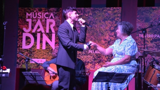 Concierto de Víctor Segovia (LA OFICINA DE LOS DESEOS)