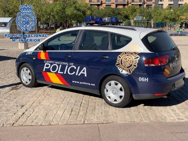 Coche de Policía Nacional en imagen de archivo (POLICÍA NACIONAL EN GRANADA) Coche de Policía Nacional en imagen de archivo (POLICÍA NACIONAL EN GRANADA)