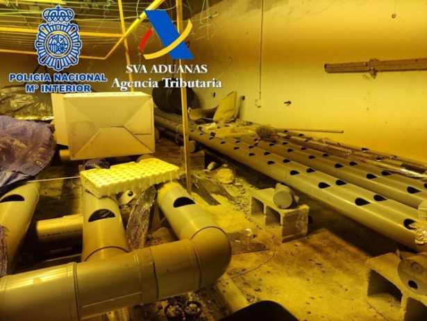 Instalación desmantelada de un cultivo hidropónico (POLICÍA NACIONAL) Instalación desmantelada de un cultivo hidropónico (POLICÍA NACIONAL)