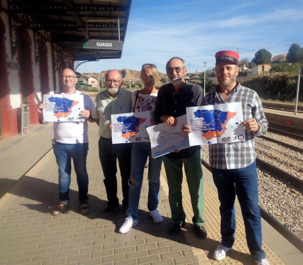 Rueda de prensa de los colectivos ferroviarios de Granada (AMIGOS DEL FERROCARRIL COMARCA DE BAZA)