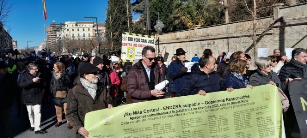 Una protesta contra los cortes de luz en la zona norte de Granada (PLATAFORMA CONTRA LOS CORTES DE LUZ)