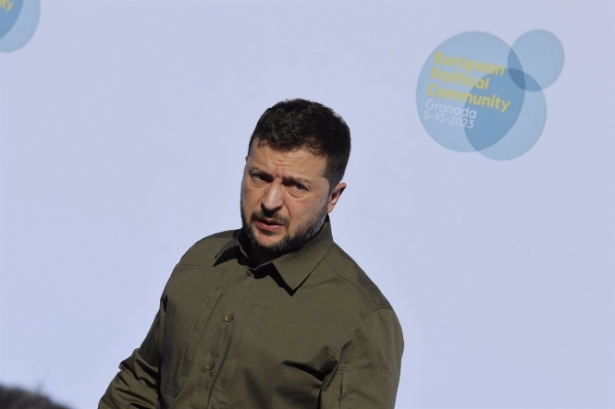 El presidente de Ucrania, Volodimir Zelenski, a su llegada al Palacio de Congresos (ÁLEX CÁMARA/ EUROPA PRESS)