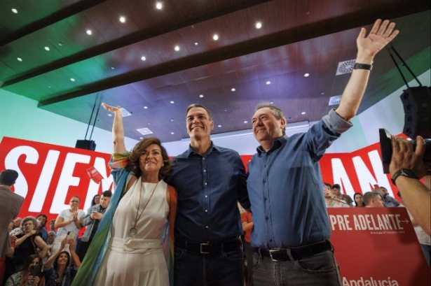 El secretario general del PSOE y presidente del Gobierno en funciones, Pedro Sánchez, participa en un acto en Granada (ÁLEX CÁMARA-EUROPA PRESS) 
