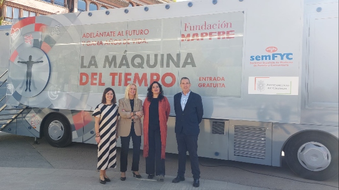 Presentación de la máquina del tiempo (FUNDACIÓN MAPFRE) 