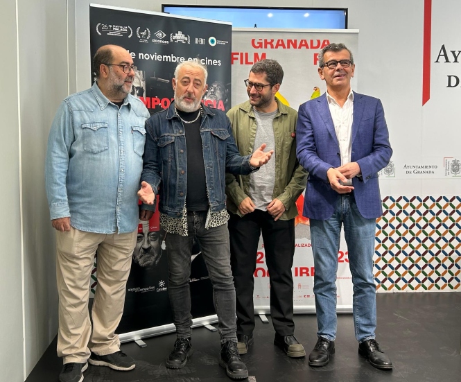 Presentación del corto dedicado al bateria de `Los Planetas` (AYUNTAMEINTO GRANADA)