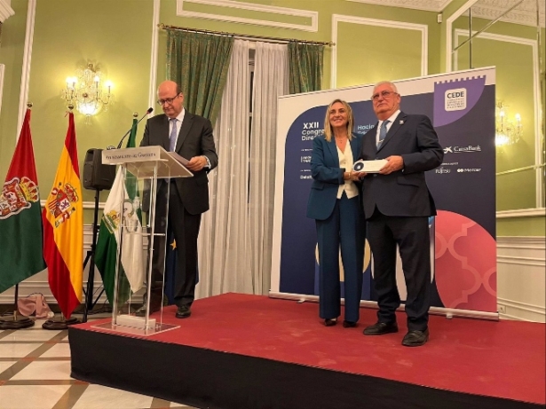 Entrega del premio a la trayectoria empresarial en el marco del XXII Congreso de Fundación CEDE (FUNDACIÓN CEDE) 