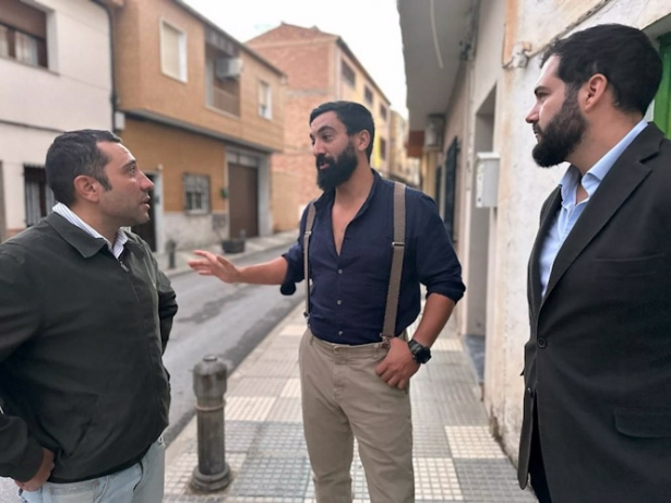 Jacobo Robatto, en el centro en la imagen )VOX)