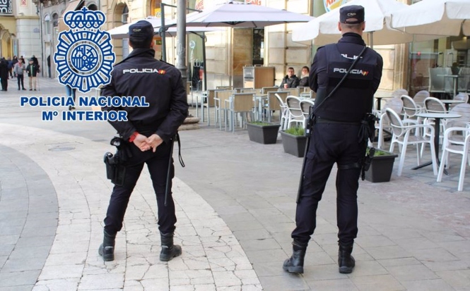 Agentes de la Policía Nacional (POLICÍA NACIONAL)