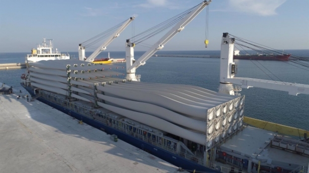 Europa respalda un proyecto para que el puerto de Motril (Granada) se convierta en Isla Verde. (PUERTO DE MOTRIL)